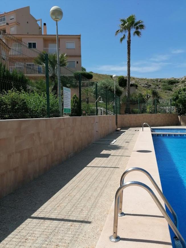 Magnificent 3 Bedroom House Close To The Beach With Community Swimming Pool Santa Pola Exteriér fotografie